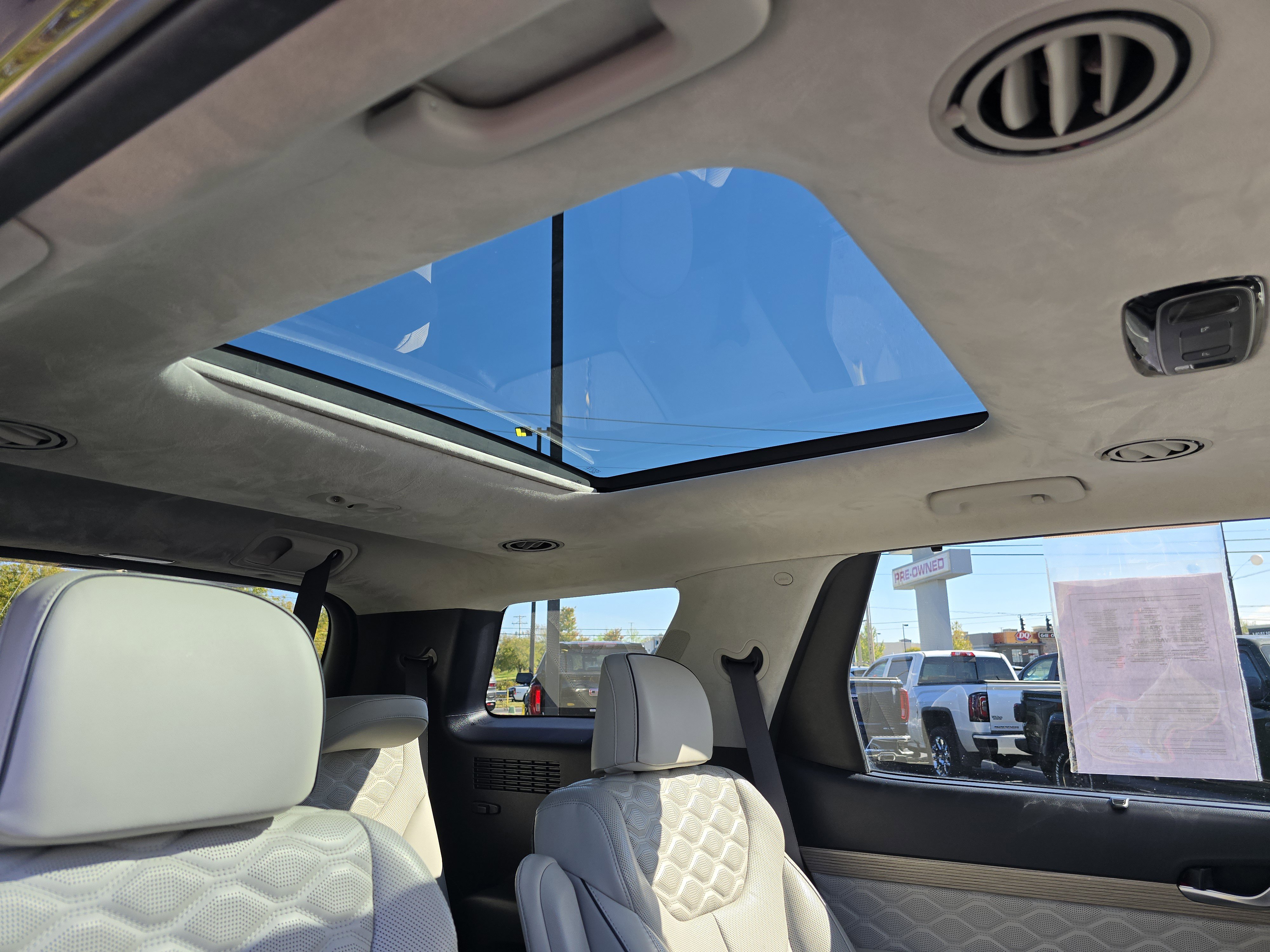 Used 2022 Hyundai Palisade Calligraphy image 6