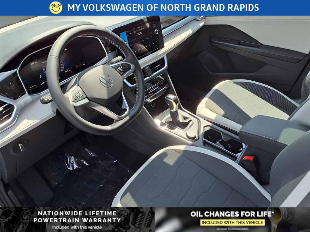 New 2025 Volkswagen Taos SE image 10