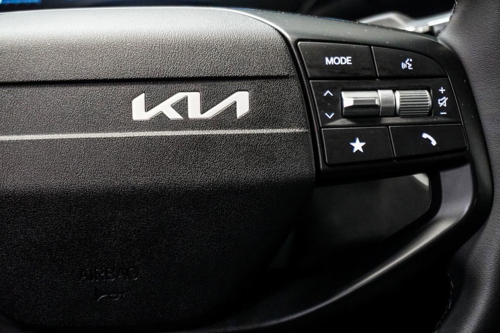 Used 2025 Kia K4 EX image 15