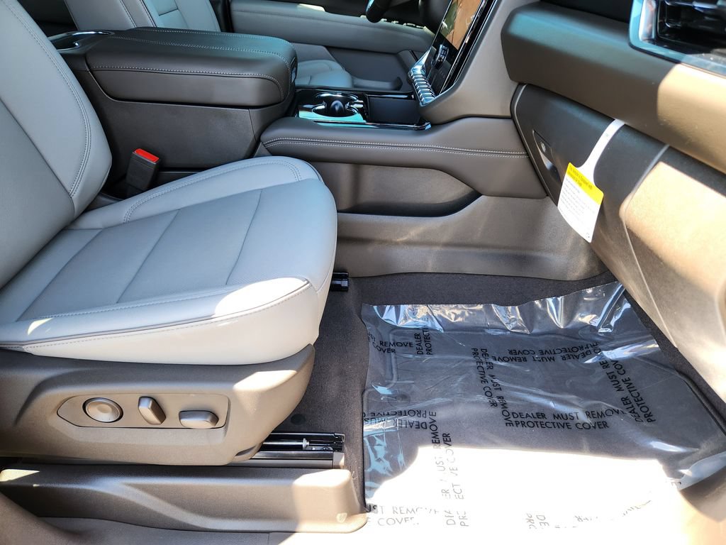 New 2026 GMC Yukon XL Elevation w/ Elevation Premium Package AWD/4WD image 17