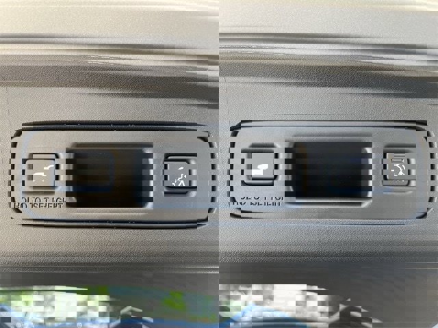 Certified 2025 Acura ADX AWD image 34