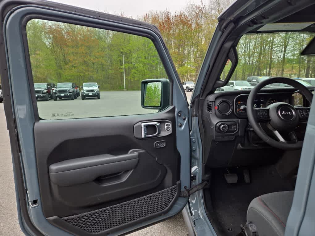 New 2026 Jeep Wrangler Unlimited Rubicon w/ Safety Group AWD/4WD image 12