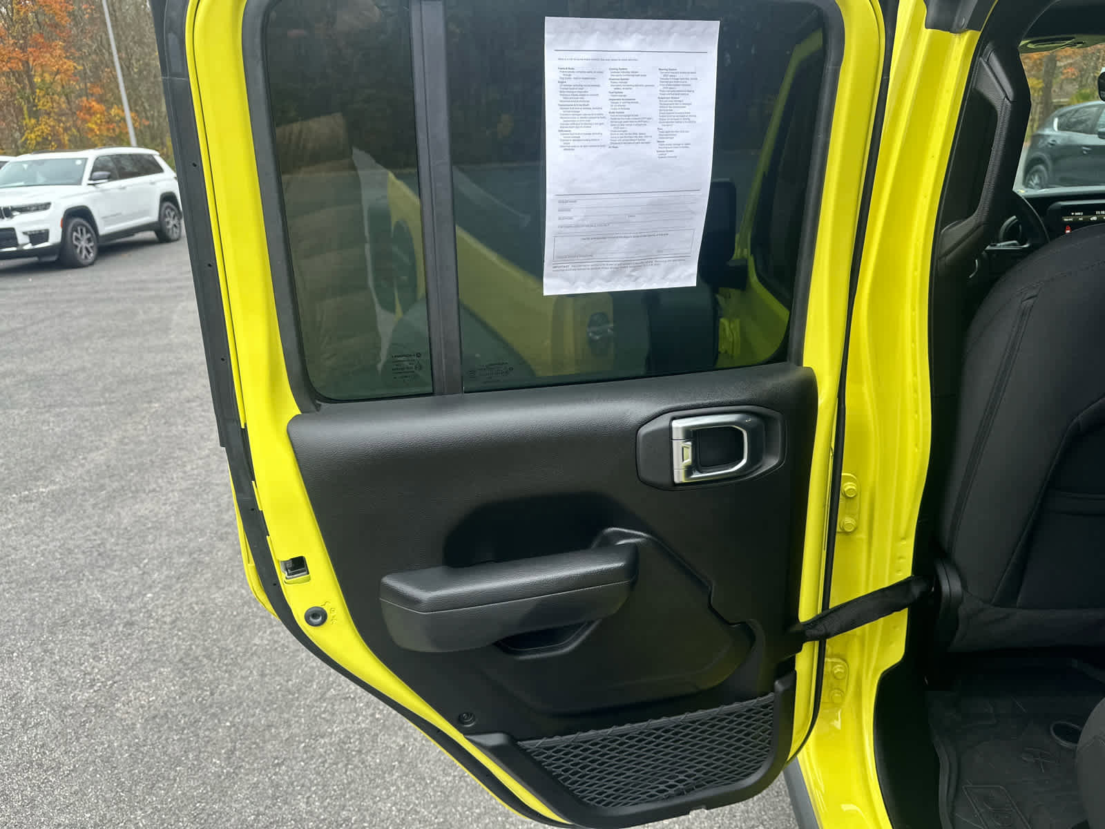 Used 2023 Jeep Wrangler Unlimited w/ Cold Weather Group image 28