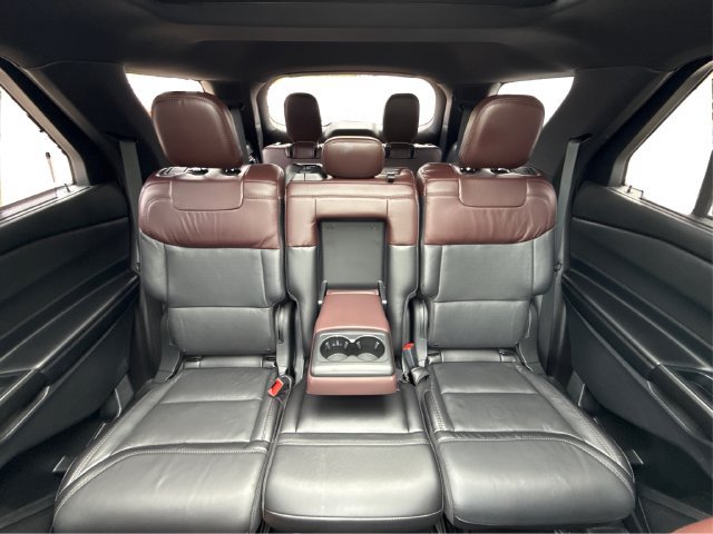 Used 2020 Ford Explorer Platinum w/ Premium Technology Package AWD/4WD image 16