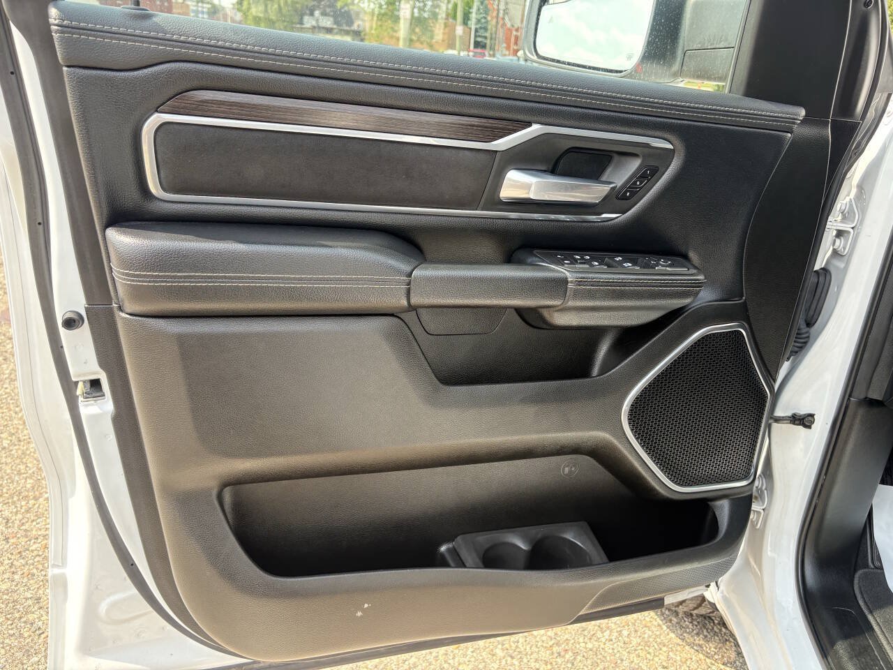 Used 2026 RAM 1500 Laramie AWD/4WD image 24