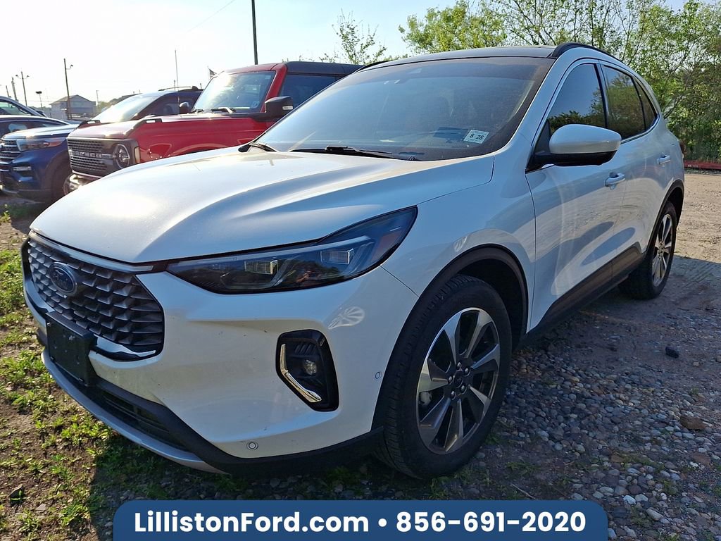 Used 2023 Ford Escape Platinum w/ Premium Technology Package AWD/4WD image 1