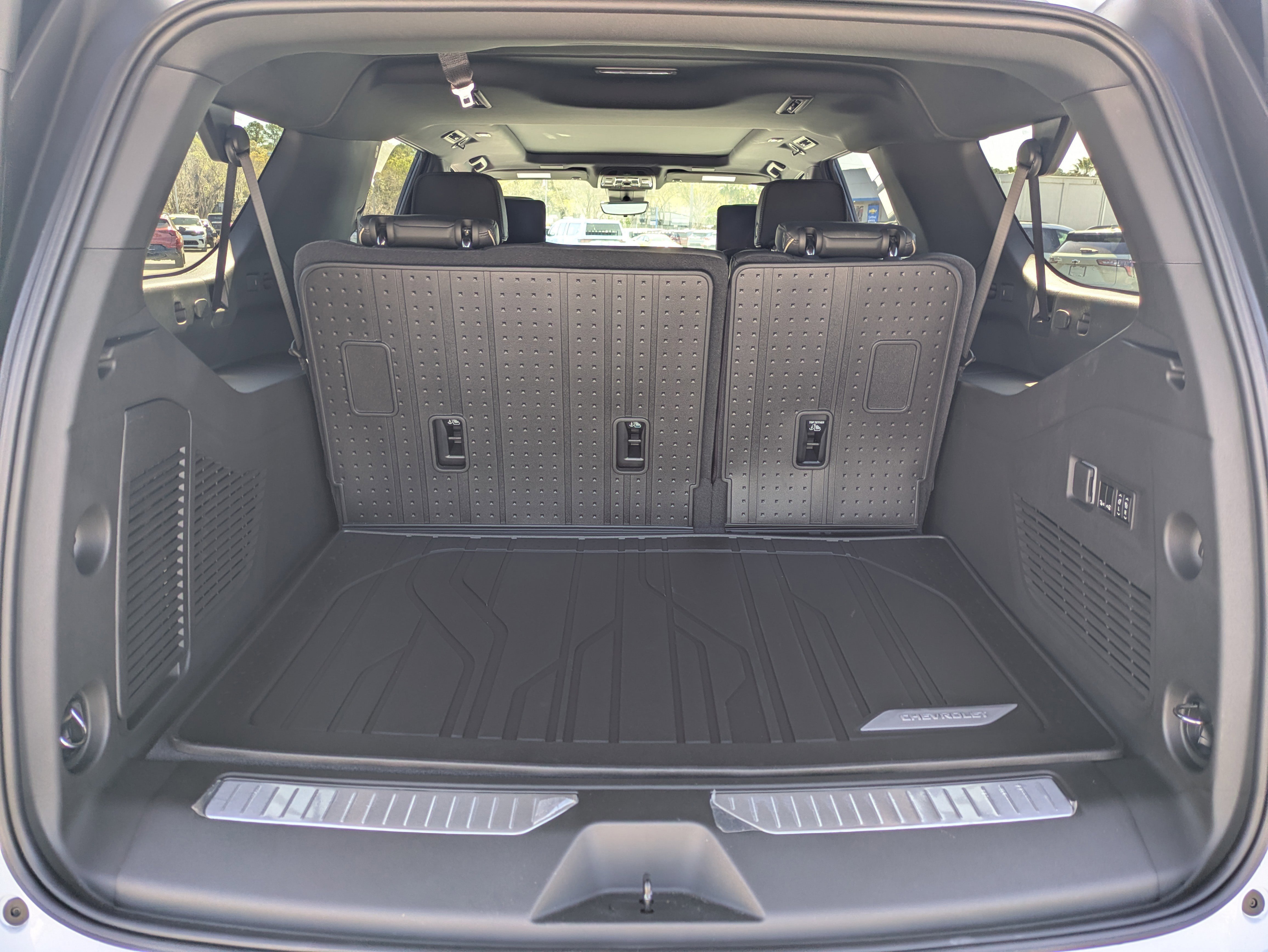 New 2026 Chevrolet Suburban Premier RWD image 15