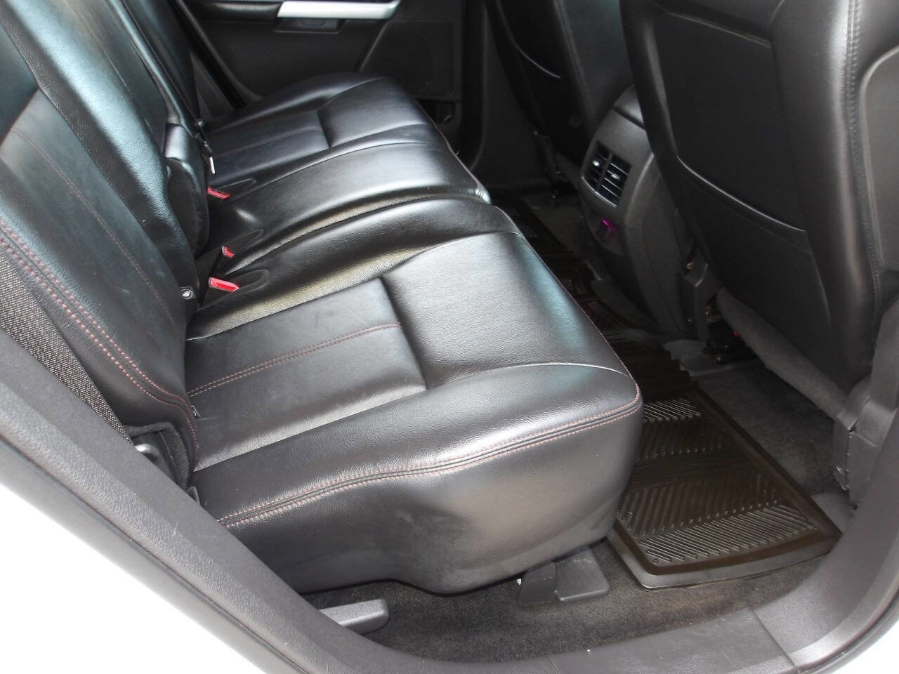 Used 2012 Ford Edge SEL FWD image 23