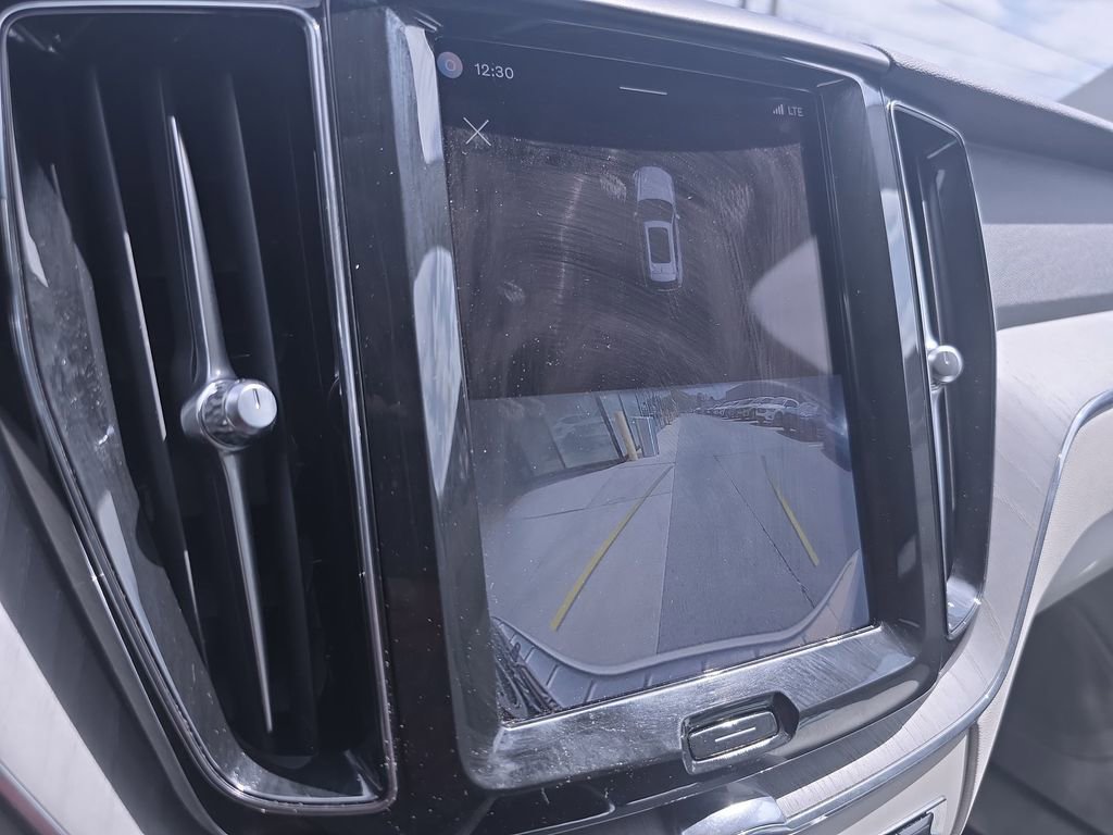 Used 2023 Volvo XC60 B5 Plus w/ Climate Package image 27
