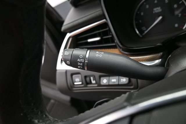 Used 2019 Cadillac XT5 Platinum AWD/4WD image 16