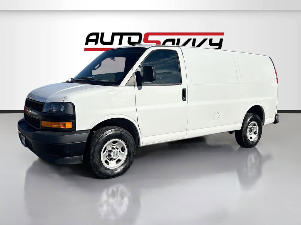 Used 2024 Chevrolet Express 3500 w/ Driver Convenience Package image 3