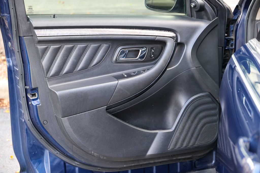 Used 2012 Ford Taurus Limited FWD image 4