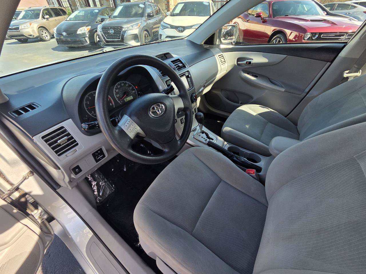 Used 2013 Toyota Corolla LE image 12