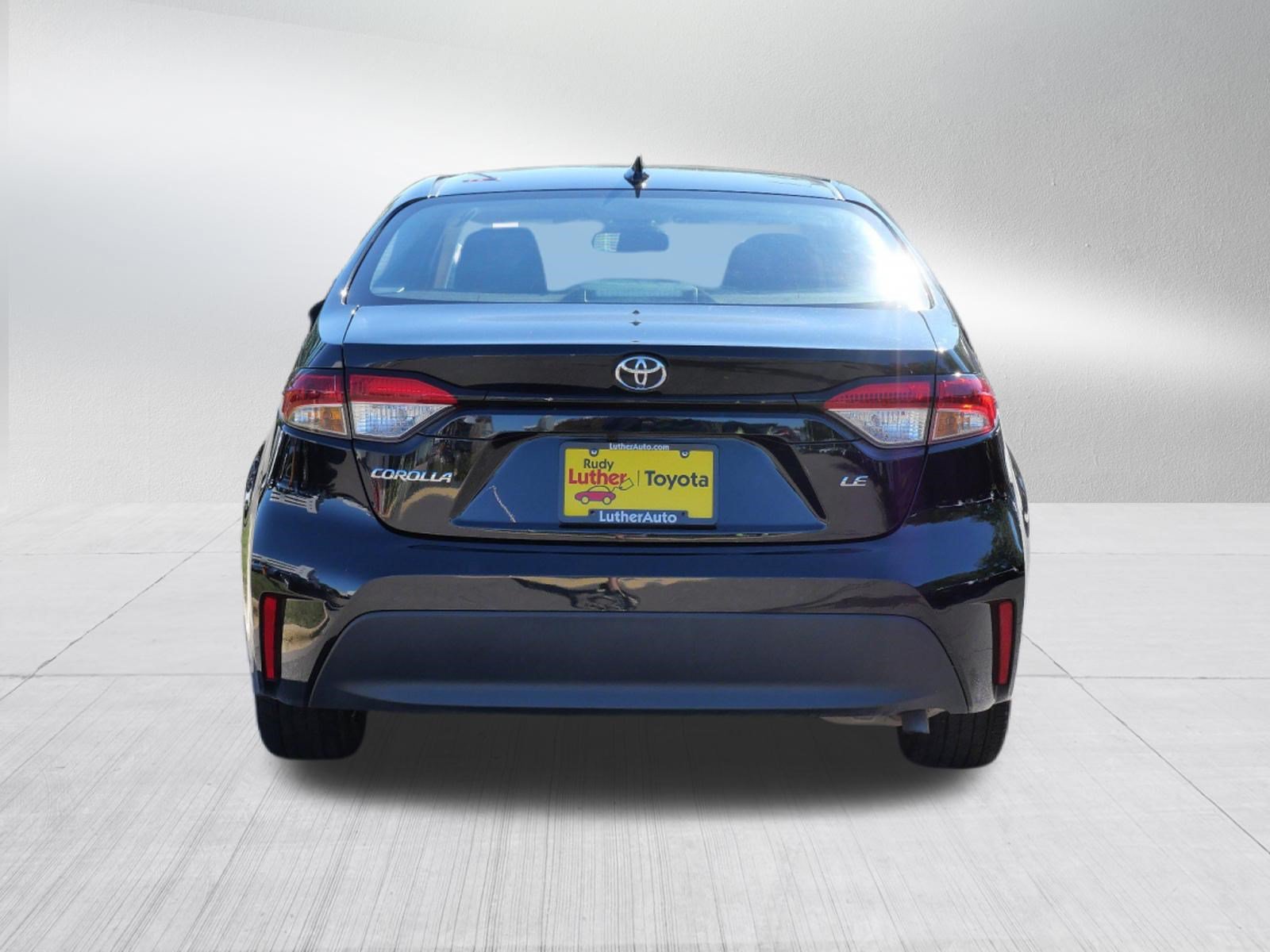 Certified 2025 Toyota Corolla LE FWD image 6
