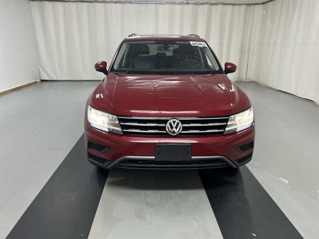 Used 2021 Volkswagen Tiguan SE w/ Panoramic Sunroof Package AWD/4WD image 3