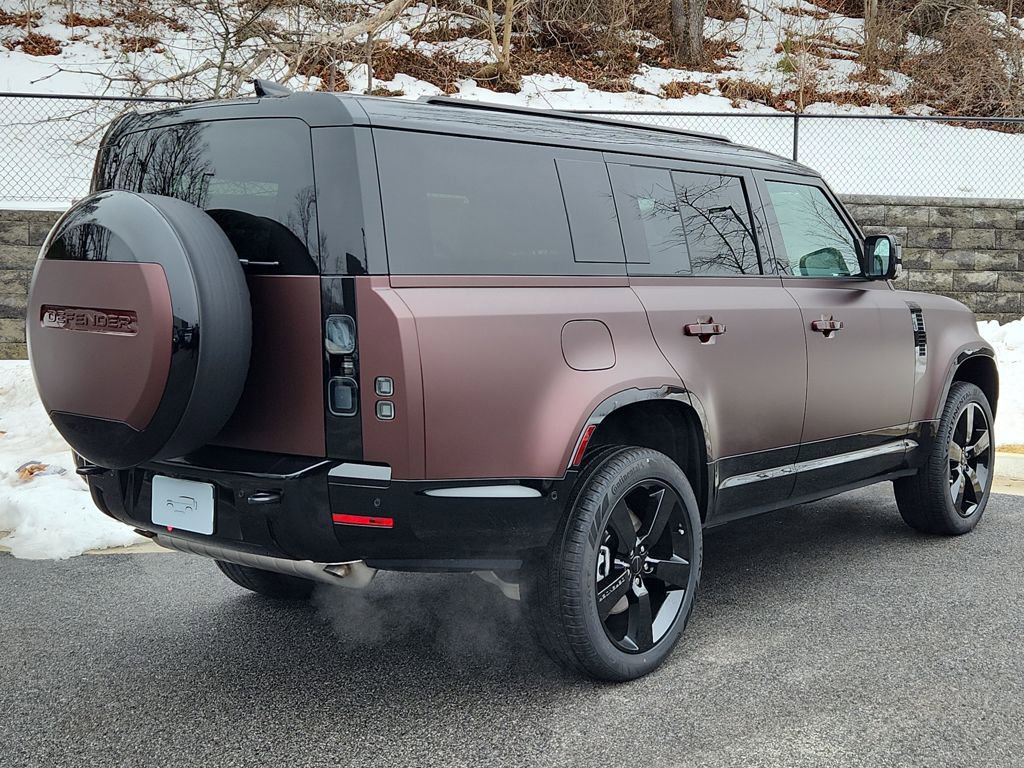 New 2026 Land Rover Defender 130 X-Dynamic SE image 2