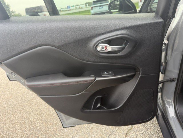 Used 2022 Jeep Cherokee Trailhawk w/ Sound & Nav Group AWD/4WD image 26