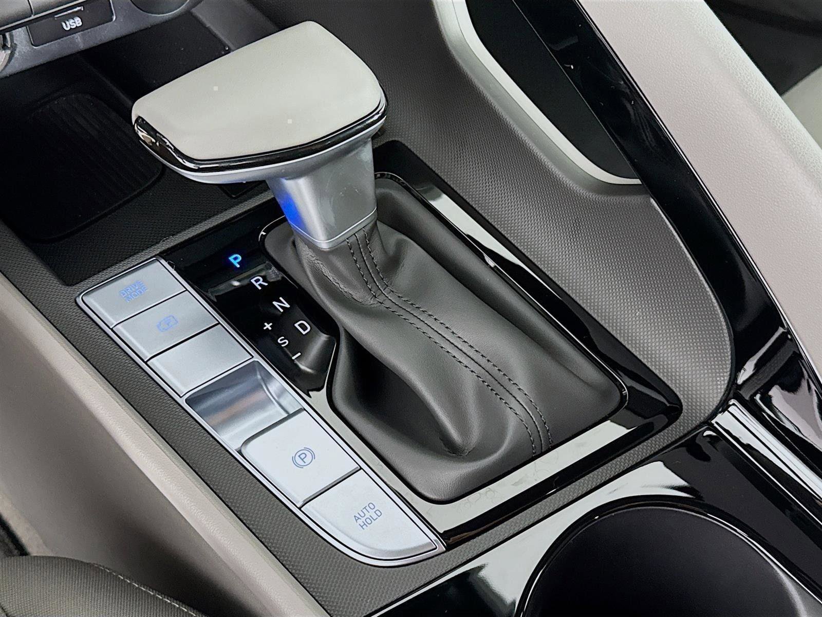 New 2025 Hyundai Elantra SEL w/ Cargo Package FWD image 18