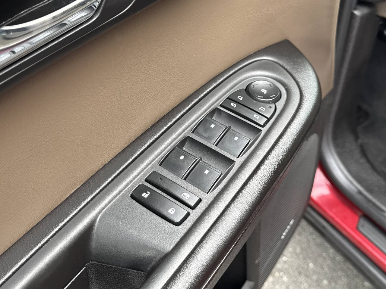 Used 2013 GMC Acadia SLT AWD/4WD image 28
