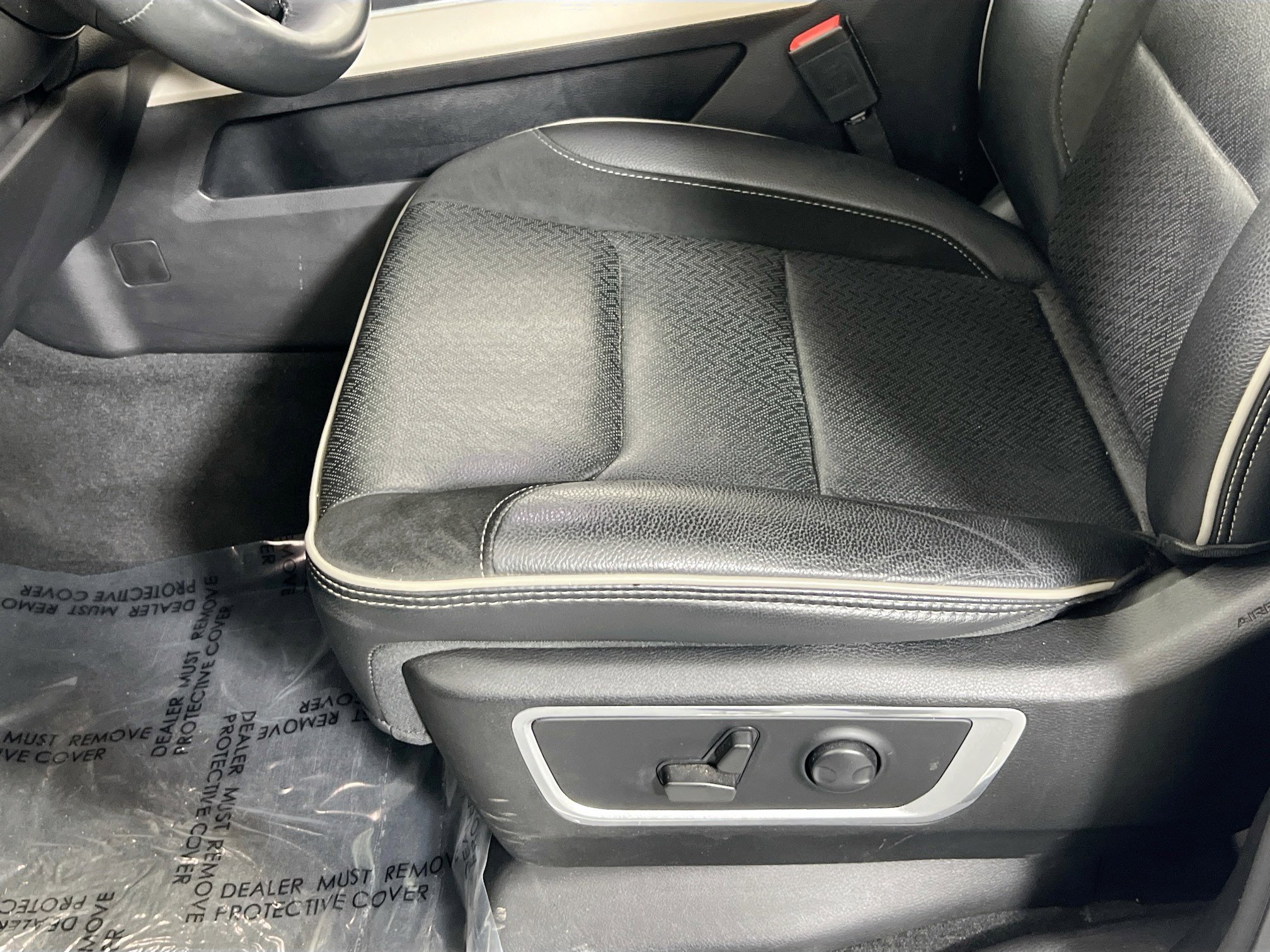 Used 2022 RAM 1500 Laramie AWD/4WD image 18