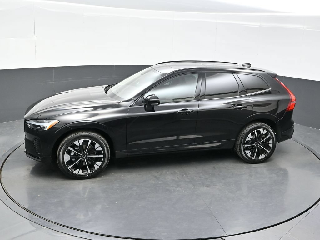 Used 2026 Volvo XC60 B5 Plus AWD/4WD image 33