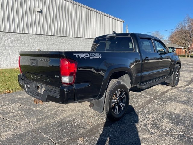 Used 2017 Toyota Tacoma TRD Sport image 14