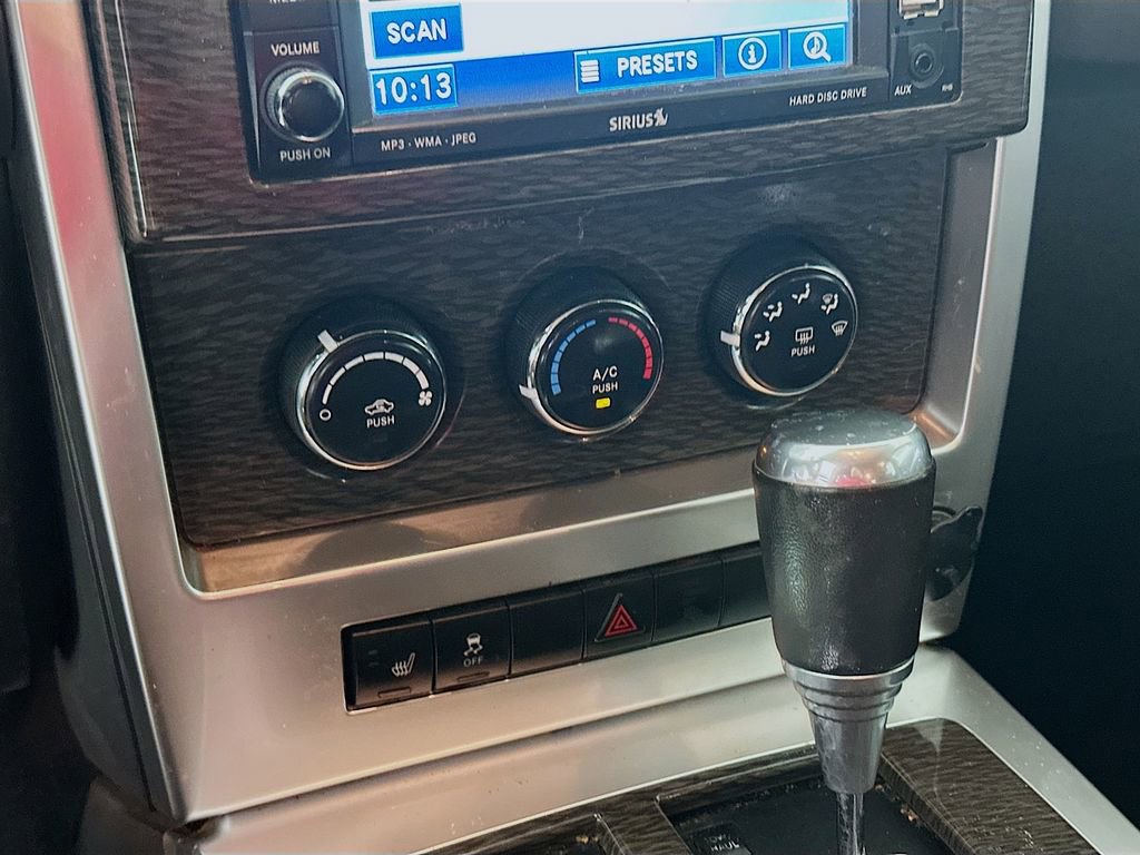 Used 2011 Jeep Liberty 70th Anniversary image 14