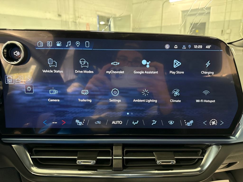 New 2026 Chevrolet Equinox EV LT AWD/4WD image 15