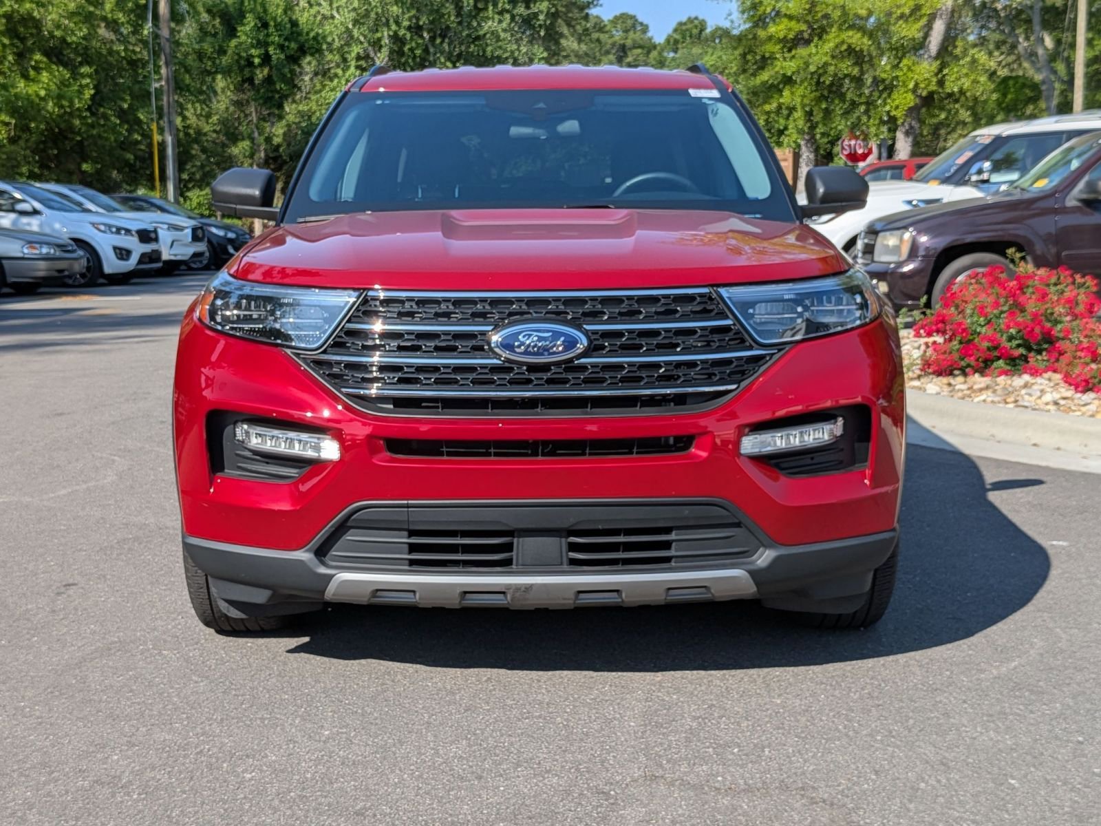 Used 2023 Ford Explorer XLT w/ Equipment Group 202A RWD image 8