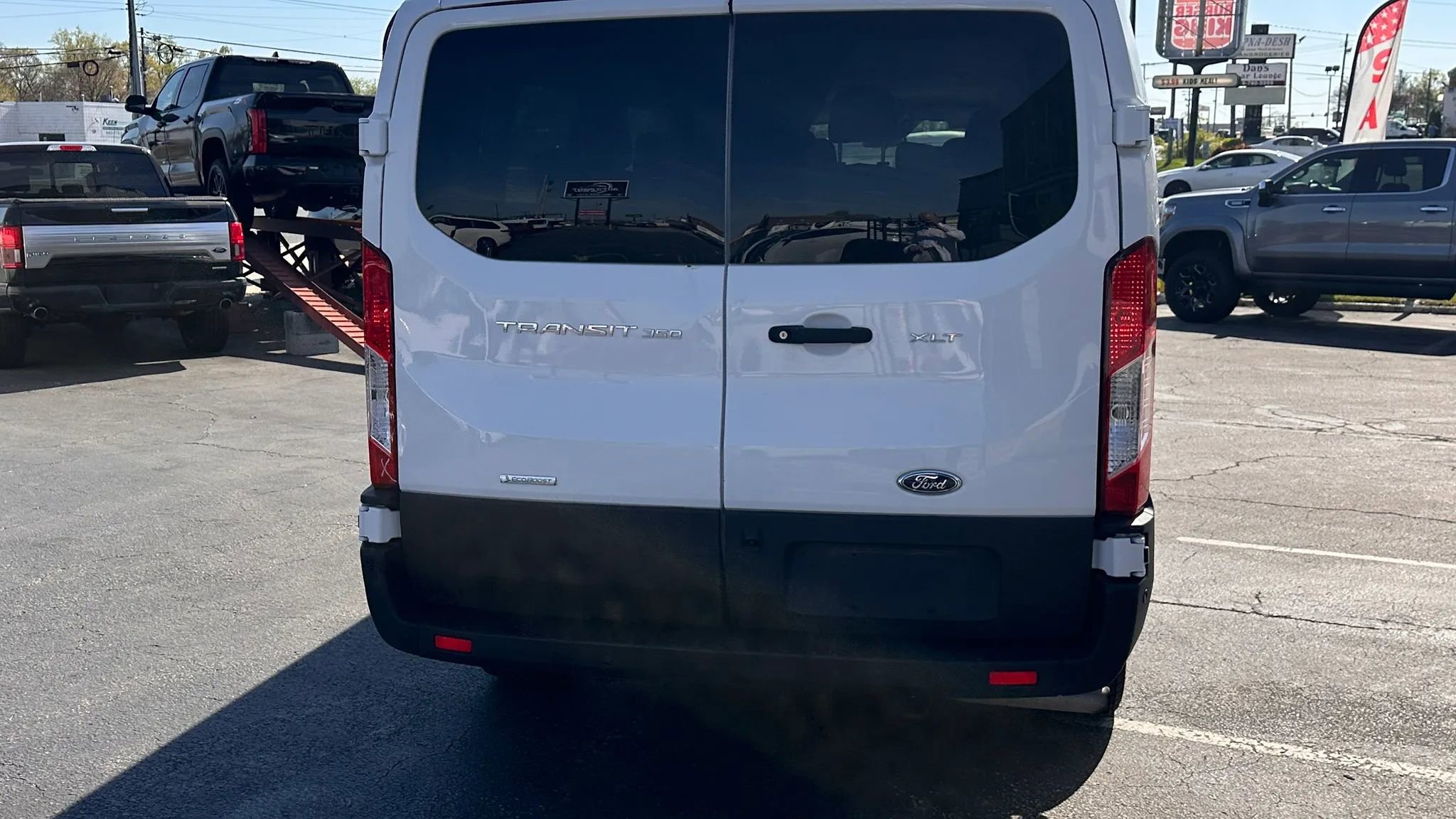 Used 2023 Ford Transit 350 XLT image 6