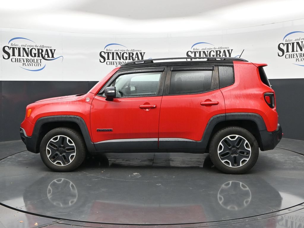 Used 2015 Jeep Renegade Trailhawk w/ Premium Leather Group AWD/4WD image 4