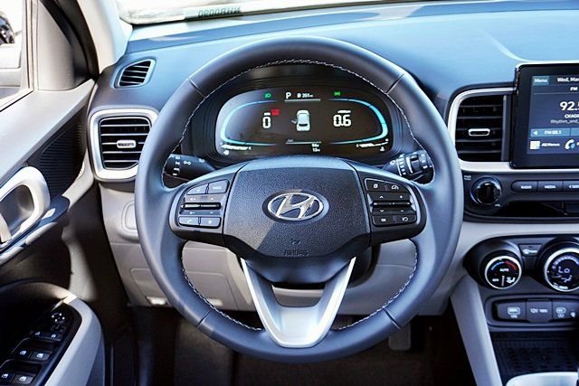 Certified 2026 Hyundai Venue SEL image 20