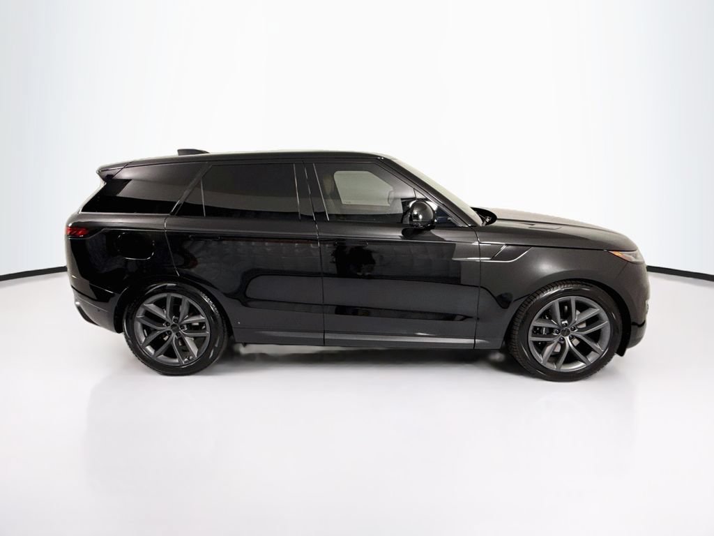 New 2027 Land Rover Range Rover Sport SE AWD/4WD image 4