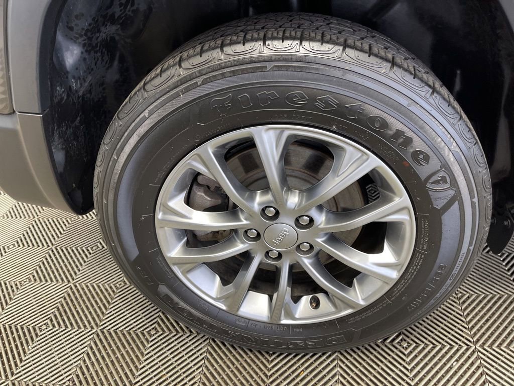 Used 2021 Jeep Cherokee Latitude Lux w/ Comfort/Convenience Group image 43