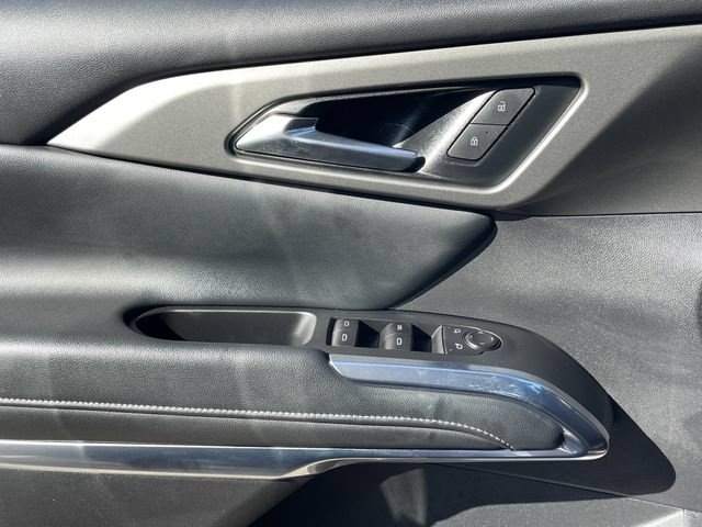 Used 2025 Chevrolet Traverse LT FWD image 22