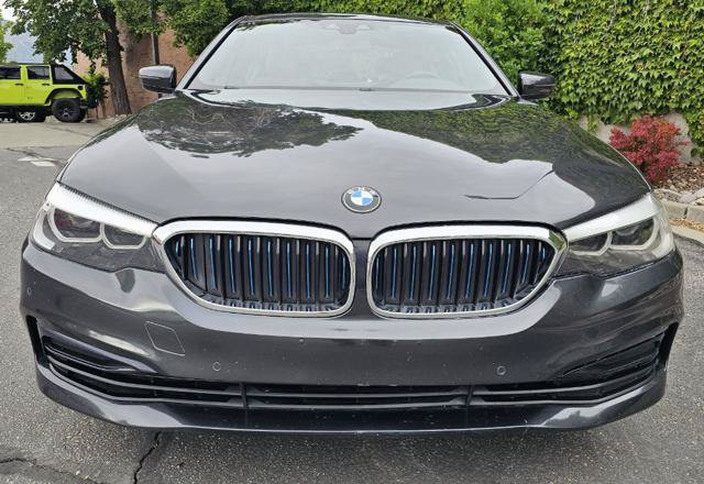 Used 2019 BMW 530e xDrive w/ Convenience Package AWD/4WD image 2