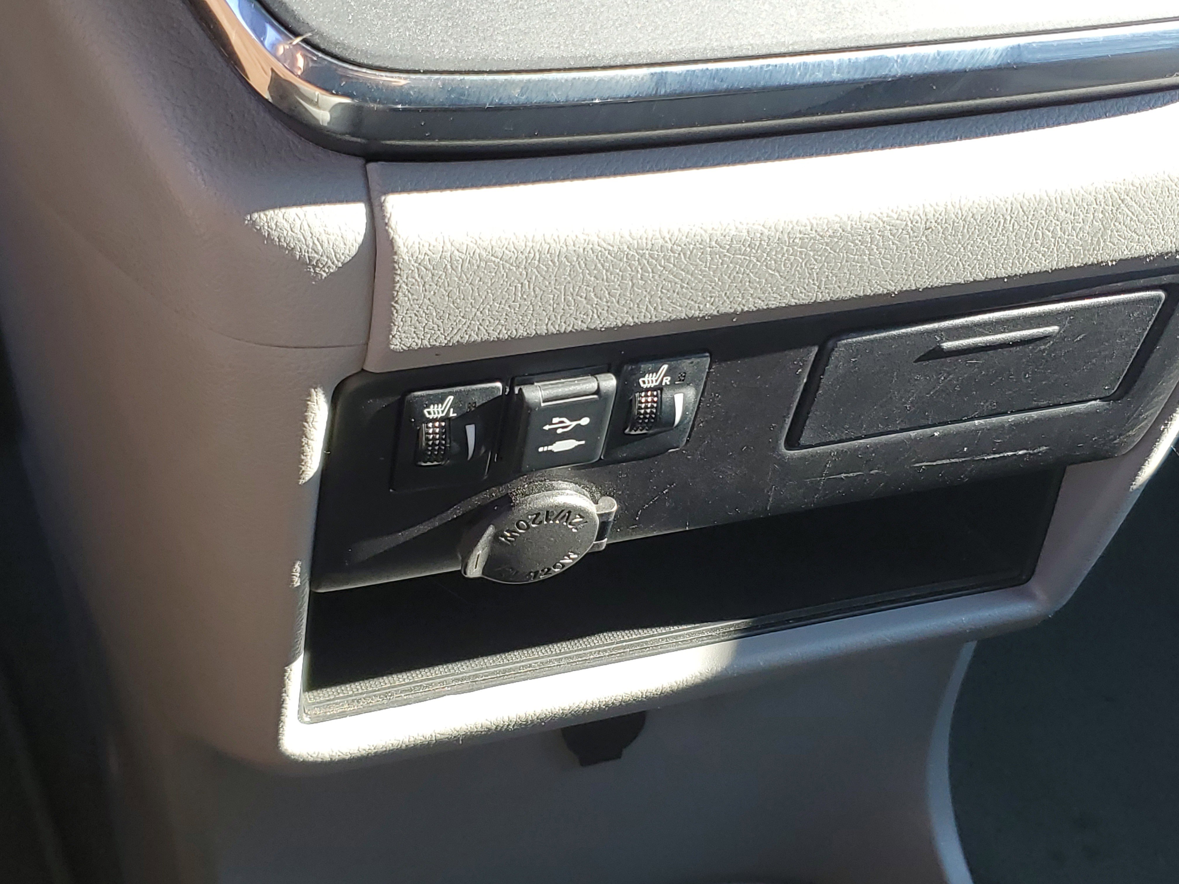 Used 2018 Toyota Sienna XLE image 24