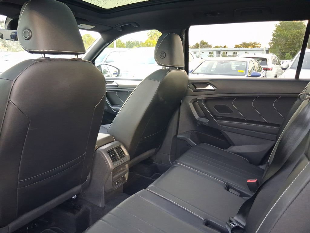 Used 2023 Volkswagen Tiguan SE R-Line image 7