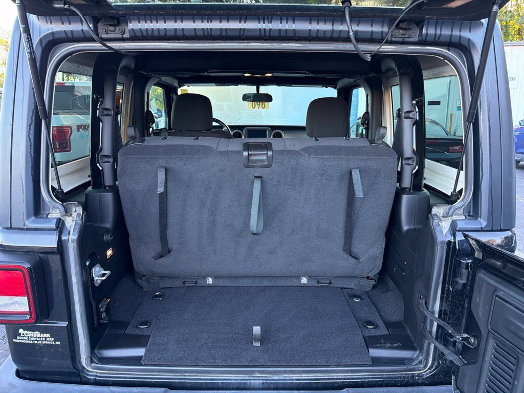 Used 2021 Jeep Wrangler Sport AWD/4WD image 18