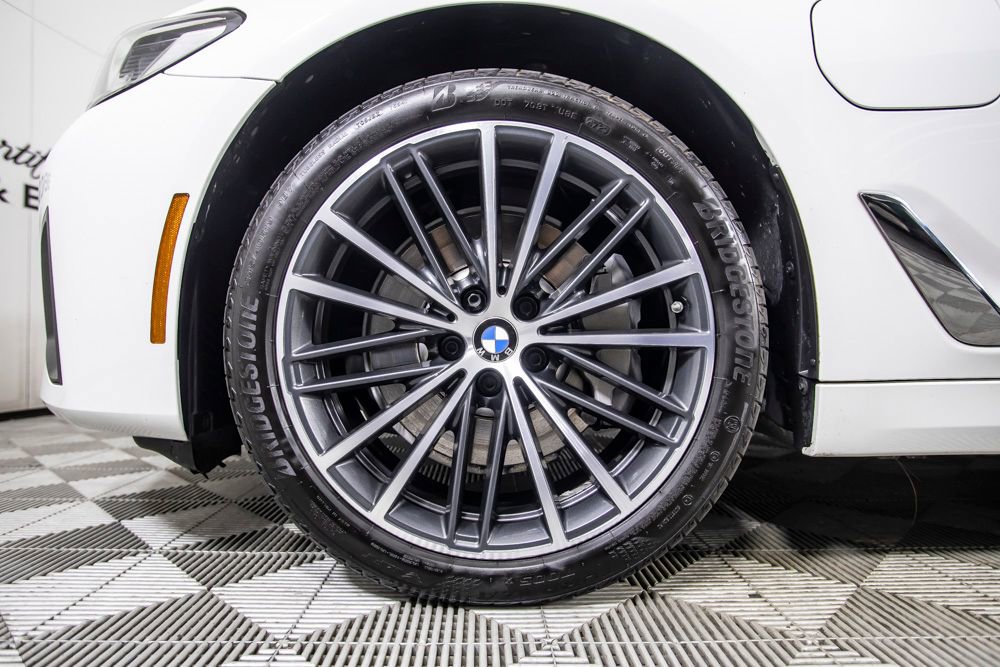 Used 2021 BMW 530e w/ Convenience Package image 39