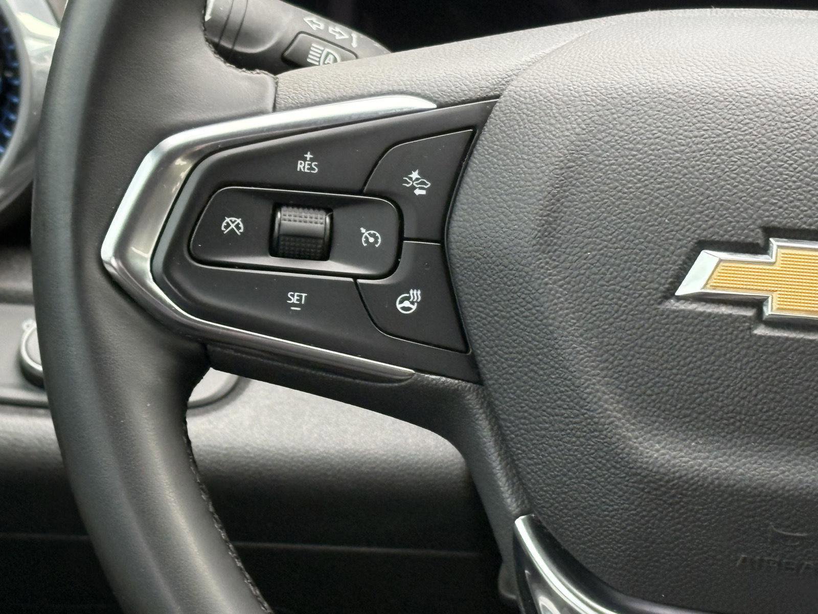 Used 2025 Chevrolet Trax LT w/ Driver Confidence Package image 8