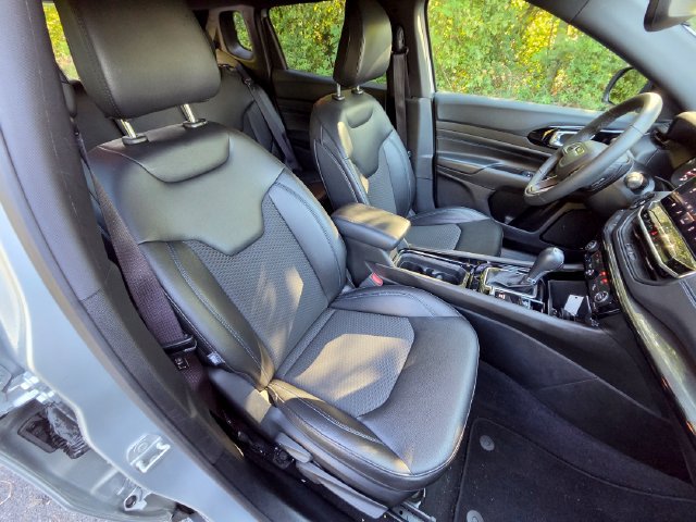 Used 2025 Jeep Compass Latitude w/ Altitude Special Edition AWD/4WD image 21