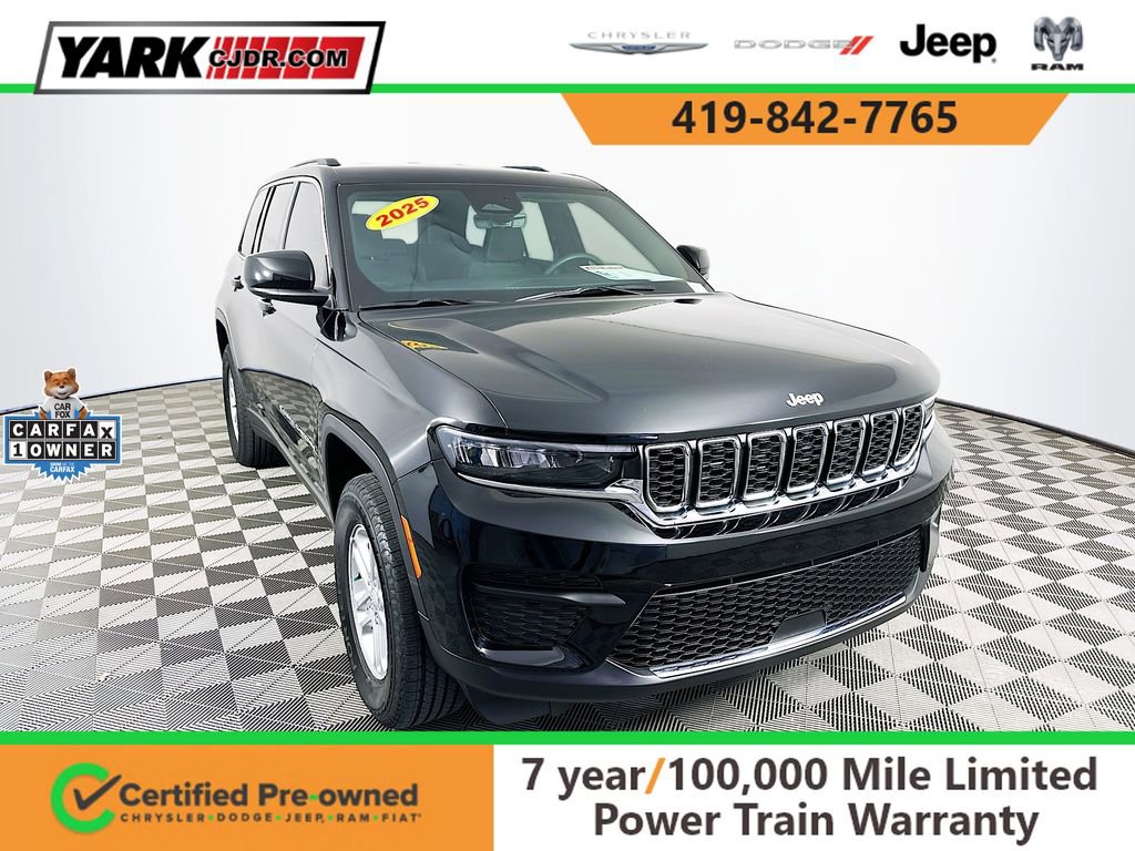 Certified 2025 Jeep Grand Cherokee Laredo w/ Luxury Tech Group I