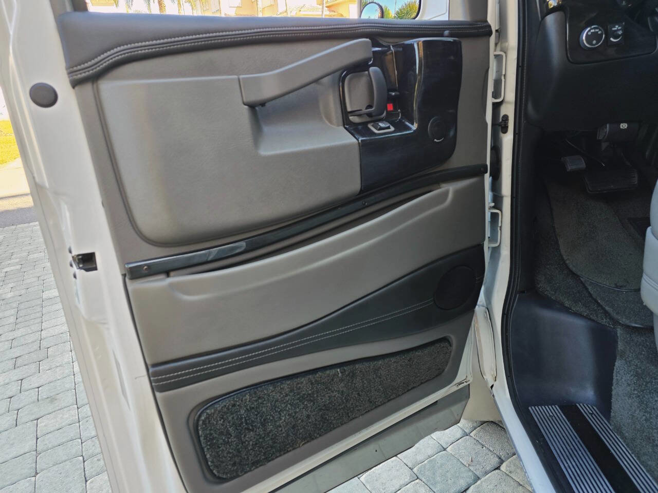 Used 2016 GMC Savana 2500 image 91
