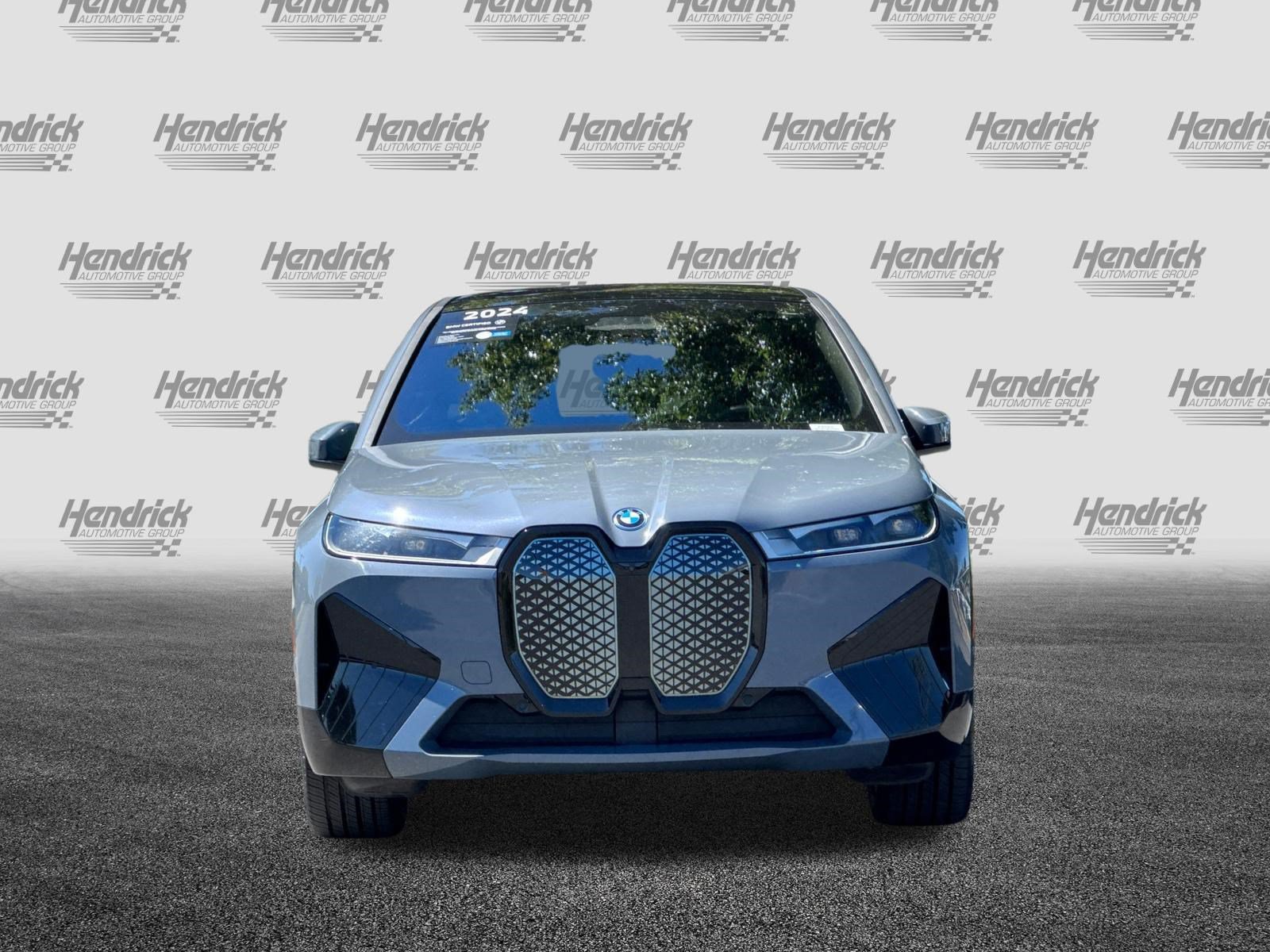 Used 2024 BMW iX xDrive50 w/ Sport Package AWD/4WD image 10