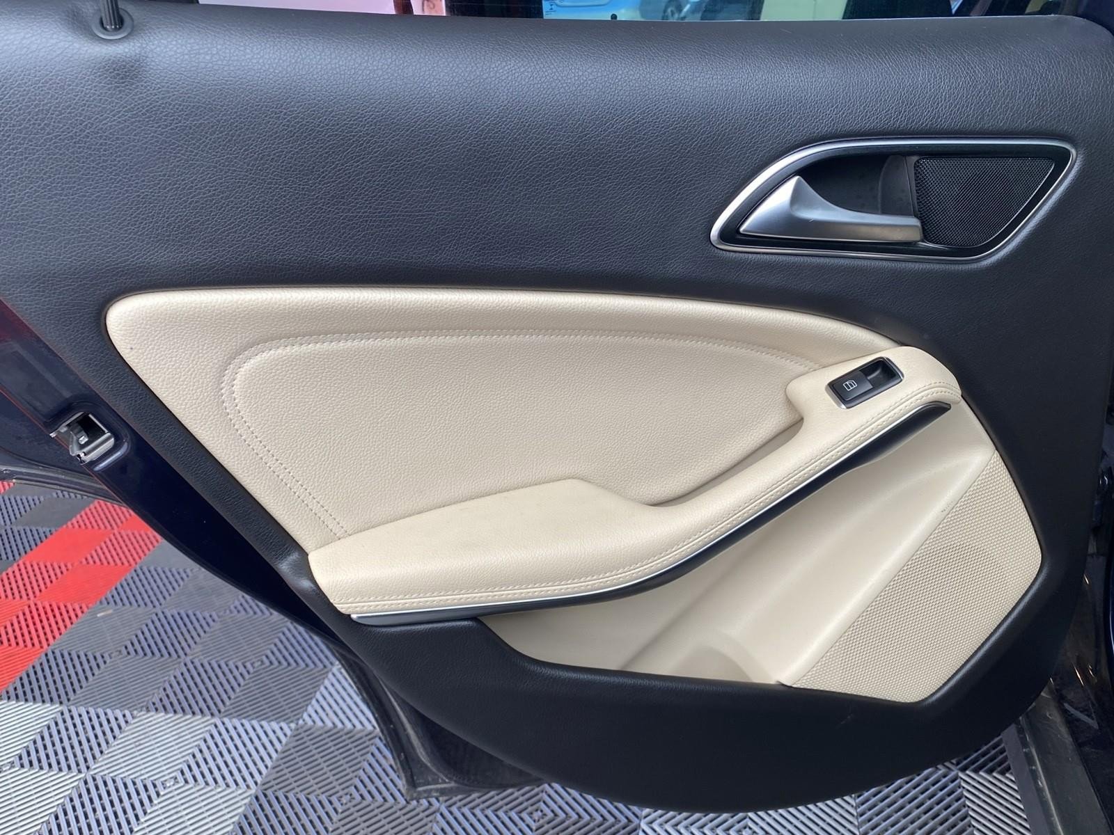 Used 2018 Mercedes-Benz GLA 250 4MATIC image 17