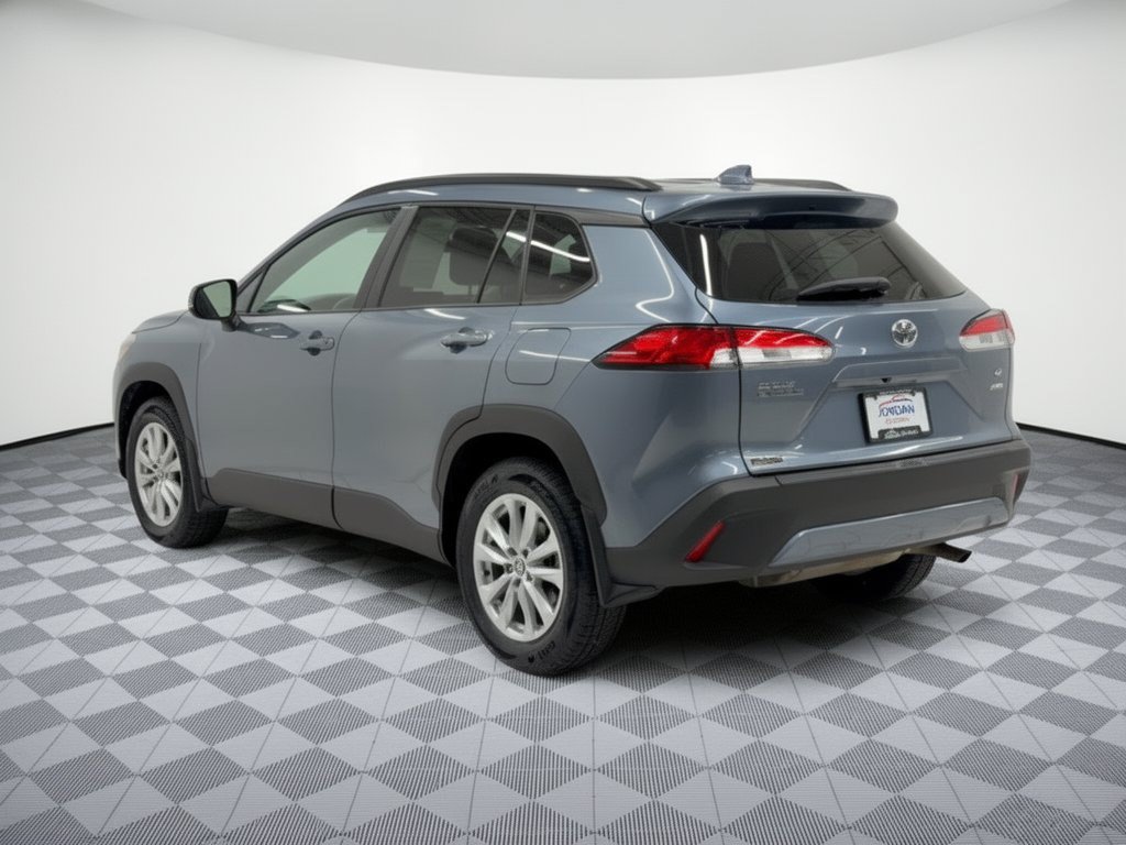 Used 2023 Toyota Corolla Cross LE AWD/4WD image 3