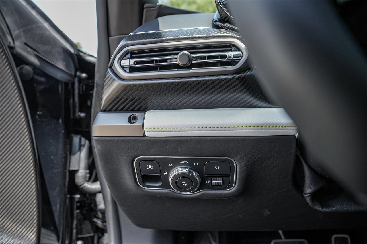 New 2025 Aston Martin Vanquish Coupe image 29