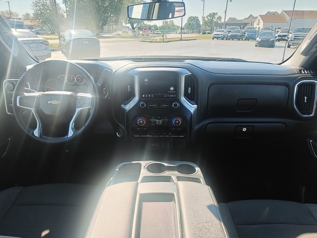Used 2022 Chevrolet Silverado 1500 LT AWD/4WD image 15