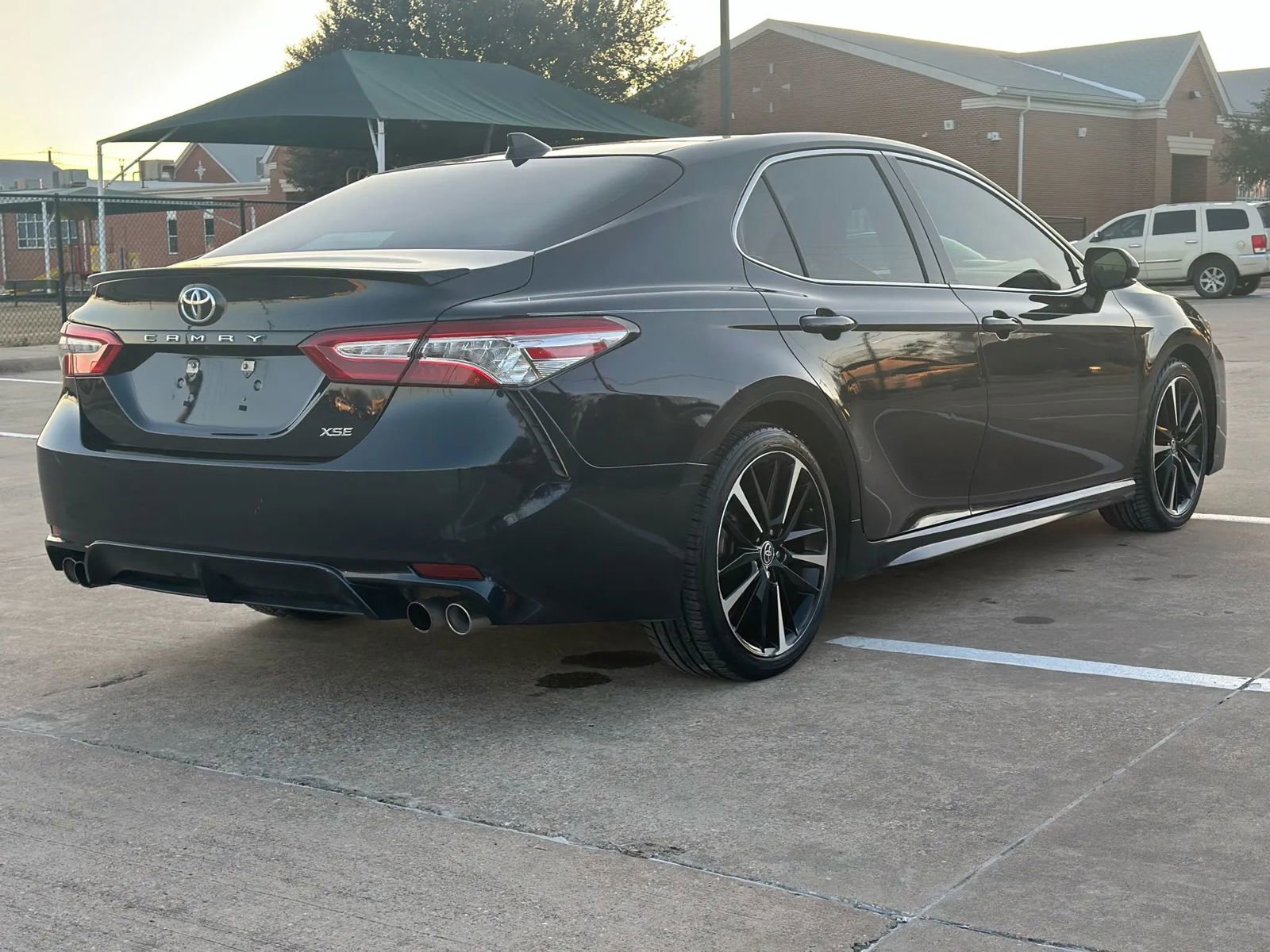 Used 2020 Toyota Camry XSE image 5